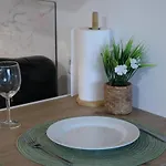 Dutti's - Stylisches Apartment, Stellplatz, Kueche, Self Check-in Ингольштадт