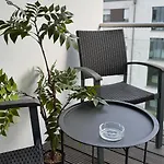 Апартаменты Dutti's - Stylisches Apartment, Stellplatz, Kueche, Self Check-in Ингольштадт