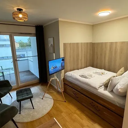 Dutti's - Stylisches Apartment, Stellplatz, Kueche, Self Check-in Ингольштадт