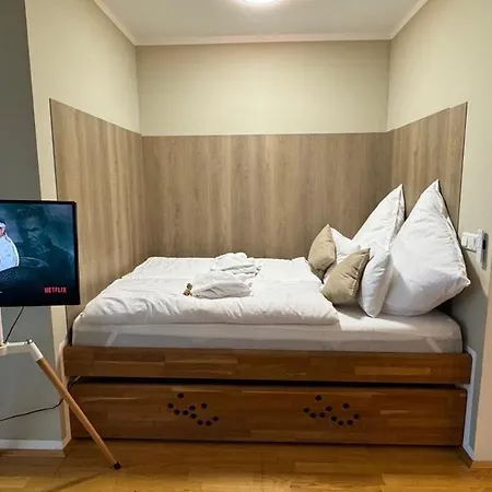 Duha Homes - Stylisches Apartment, Stellplatz, Kueche, Self Check-in Apartment *