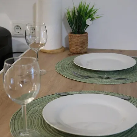 Dutti's - Stylisches Apartment, Stellplatz, Kueche, Self Check-in Apartament Ingolstadt