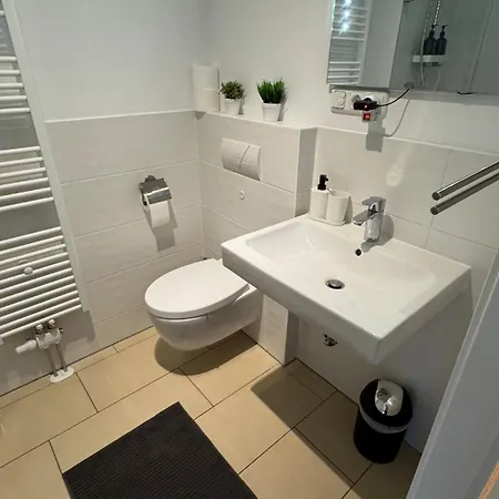 Dutti's - Stylisches Apartment, Stellplatz, Kueche, Self Check-in Apartament