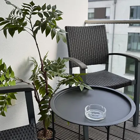Apartment Duha Homes - Stylisches Apartment, Stellplatz, Kueche, Self Check-in Ingolstadt